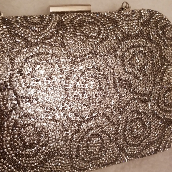 NWT Silver Hard Cover Clutch with shoulder straps - Picture 2 of 5